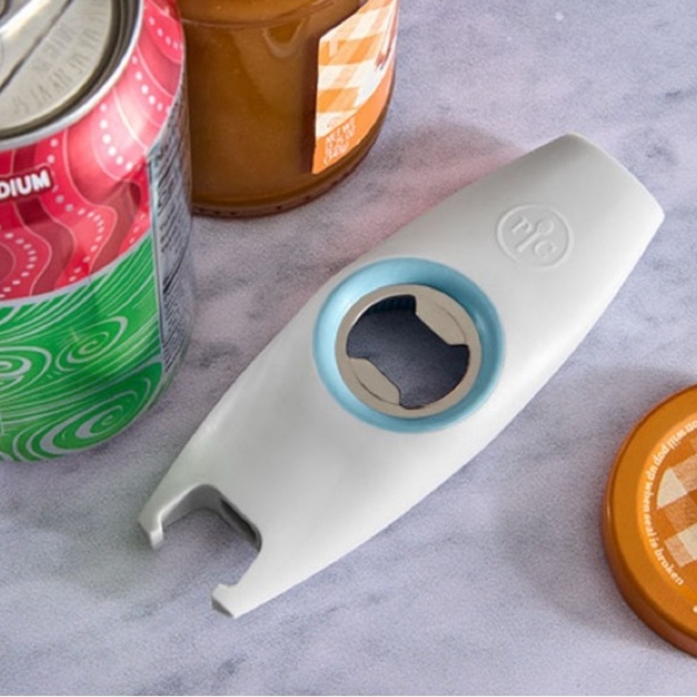 NWT Pampered Chef 5-IN-1 OPENER